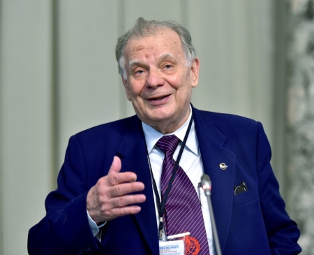 Сага о Жоресе Алферове